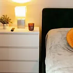 Pawia 51 - Piekny Wiok Na Centrum Warszawy - Duzy Balkon - Smart Tv 55 Cali Wifi - Good דירה