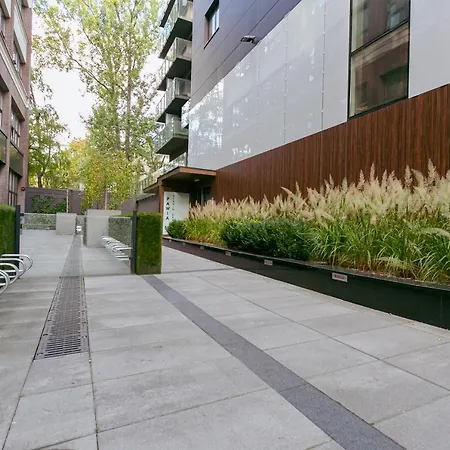 Pawia 51 - Piekny Wiok Na Centrum Warszawy - Duzy Balkon - Smart Tv 55 Cali Wifi - Good